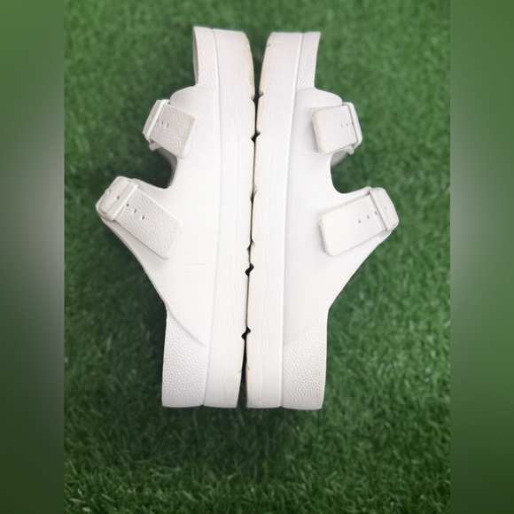 MIA‎ White Sandals with Adjustable Straps Size US 7 - Picture 3 of 5